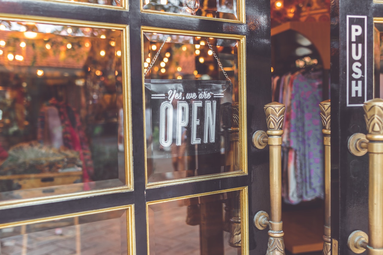 Exterior of a small retail storefront in Ontario showing a boutique with display window, illustrating small business insurance for retail owners.